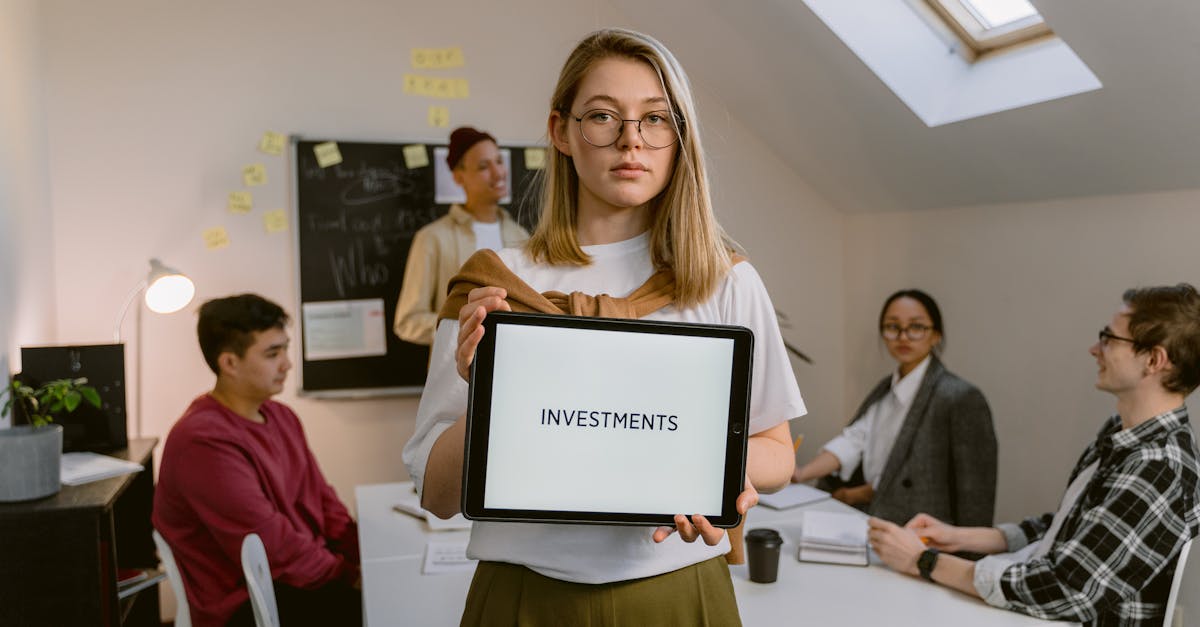 香烟和艺术：烟雾与霓虹灯的美